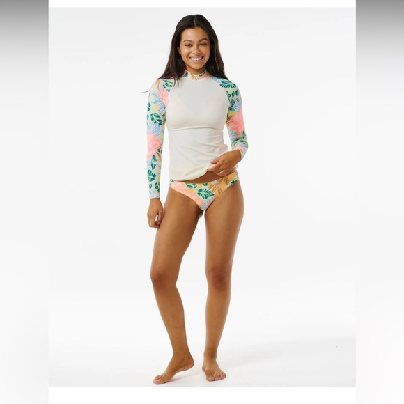 Rip Curl Follow The Sun UPF50+ Long Sleeve Rash Guard Performance Fit - Picture 3 of 10